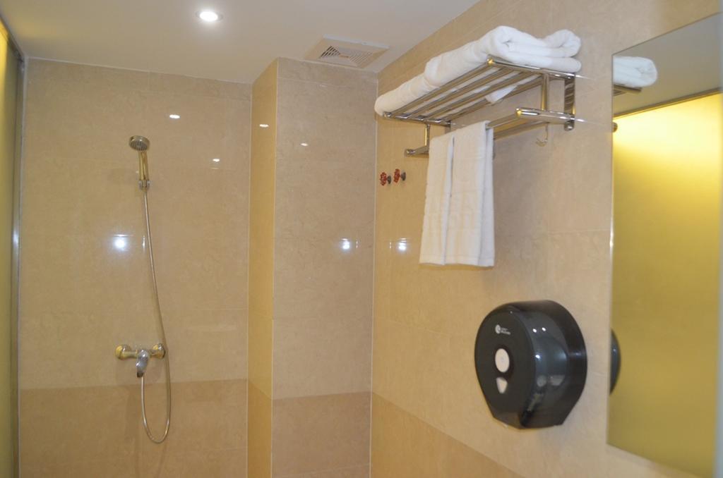 Good Luck Hotel Янгон Екстер'єр фото