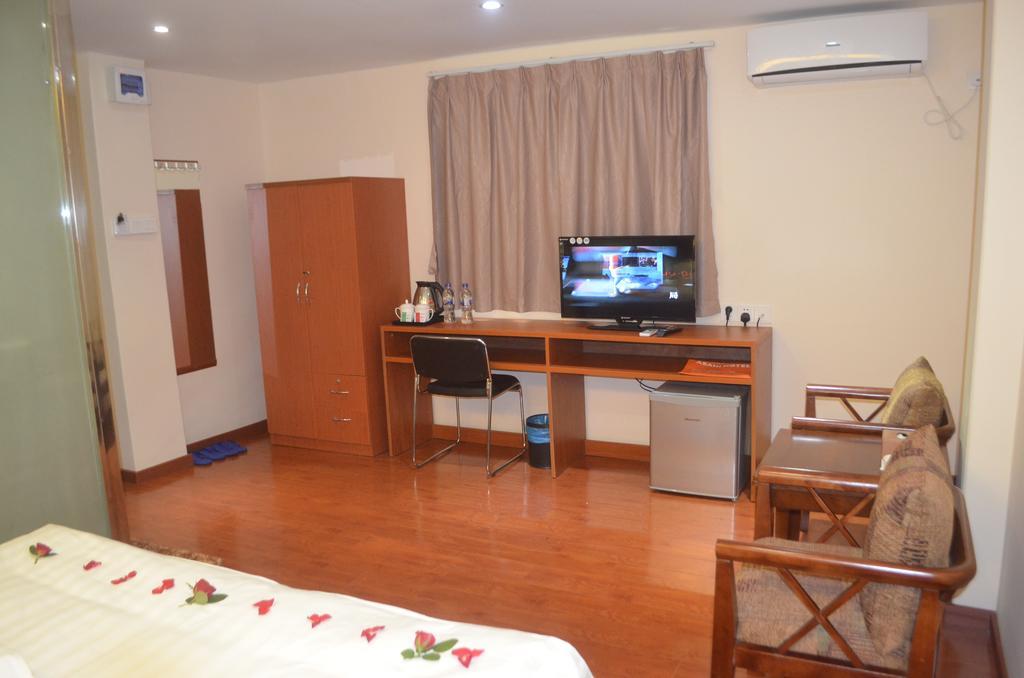 Good Luck Hotel Янгон Екстер'єр фото