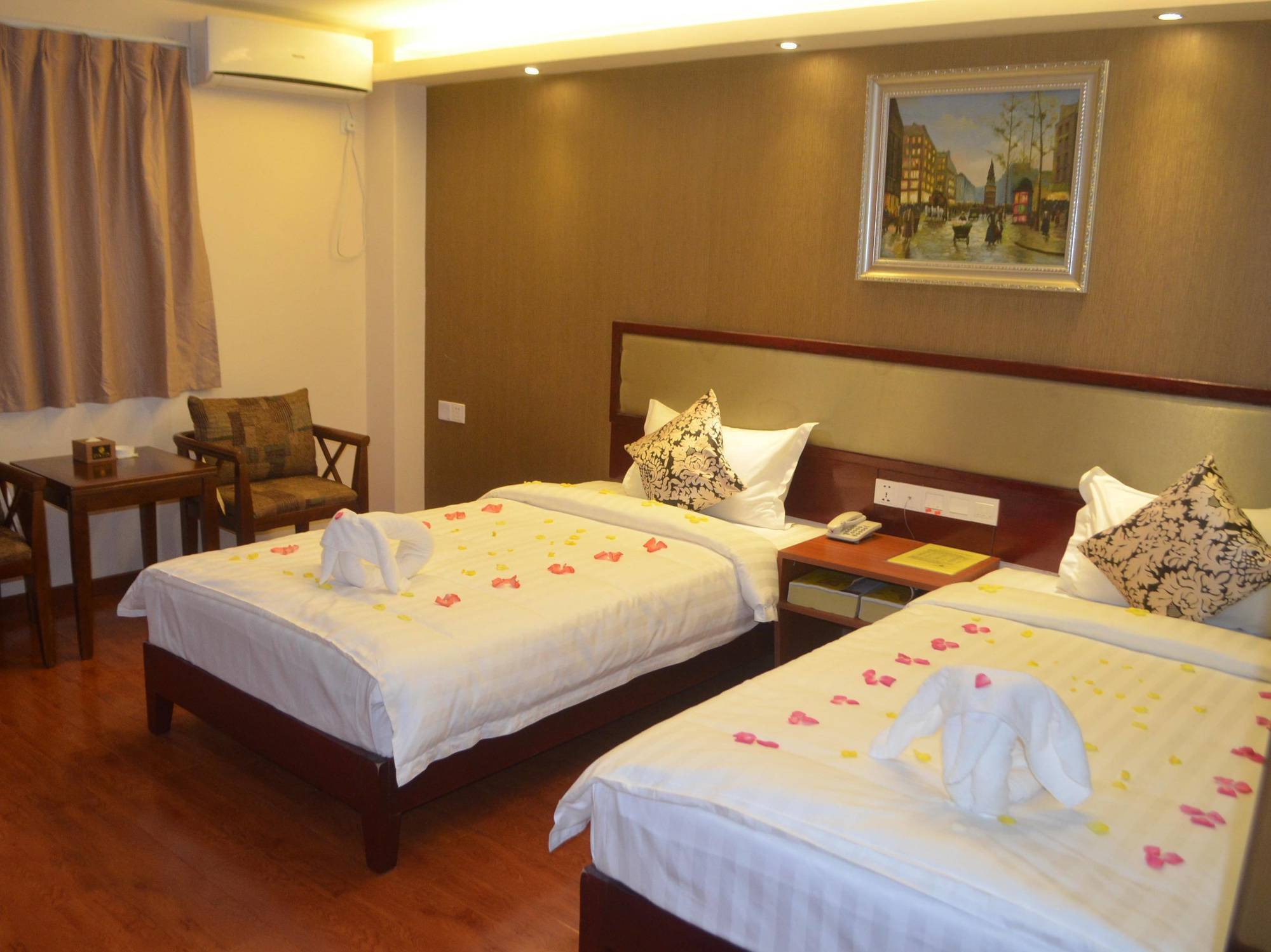 Good Luck Hotel Янгон Екстер'єр фото