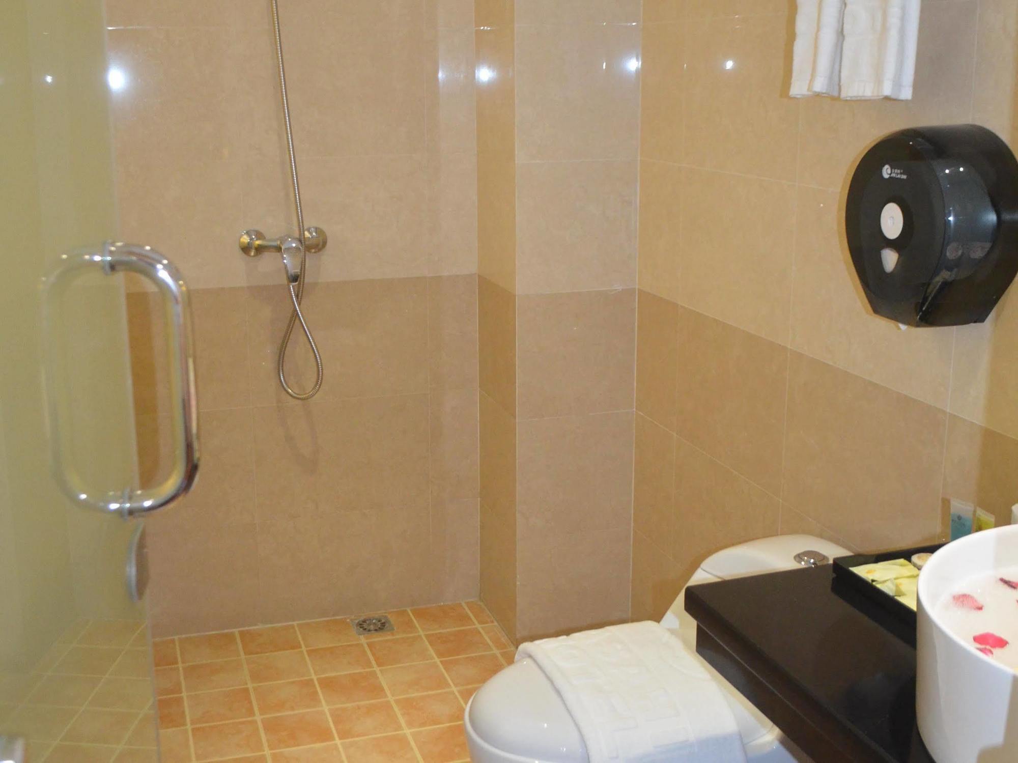 Good Luck Hotel Янгон Екстер'єр фото
