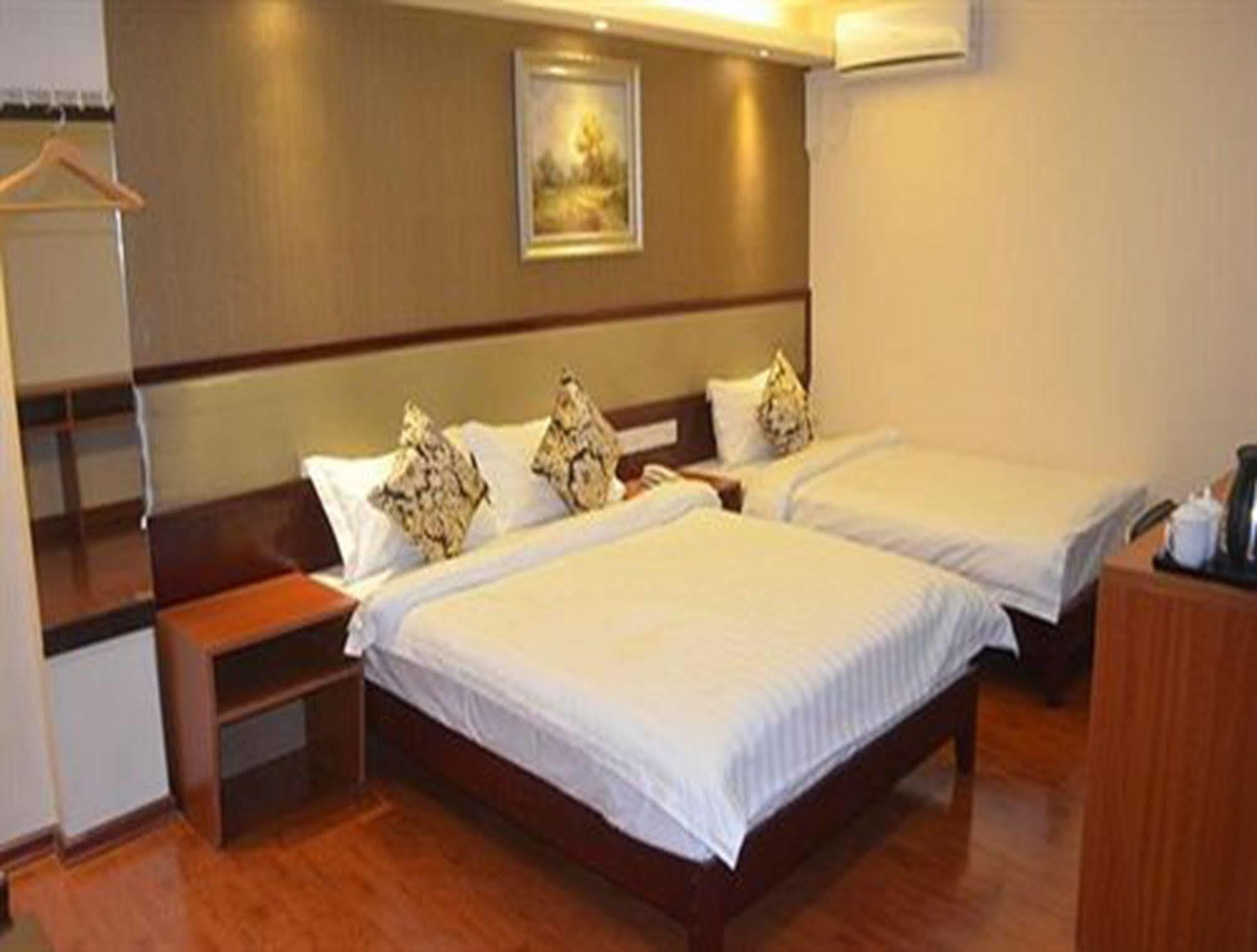 Good Luck Hotel Янгон Екстер'єр фото