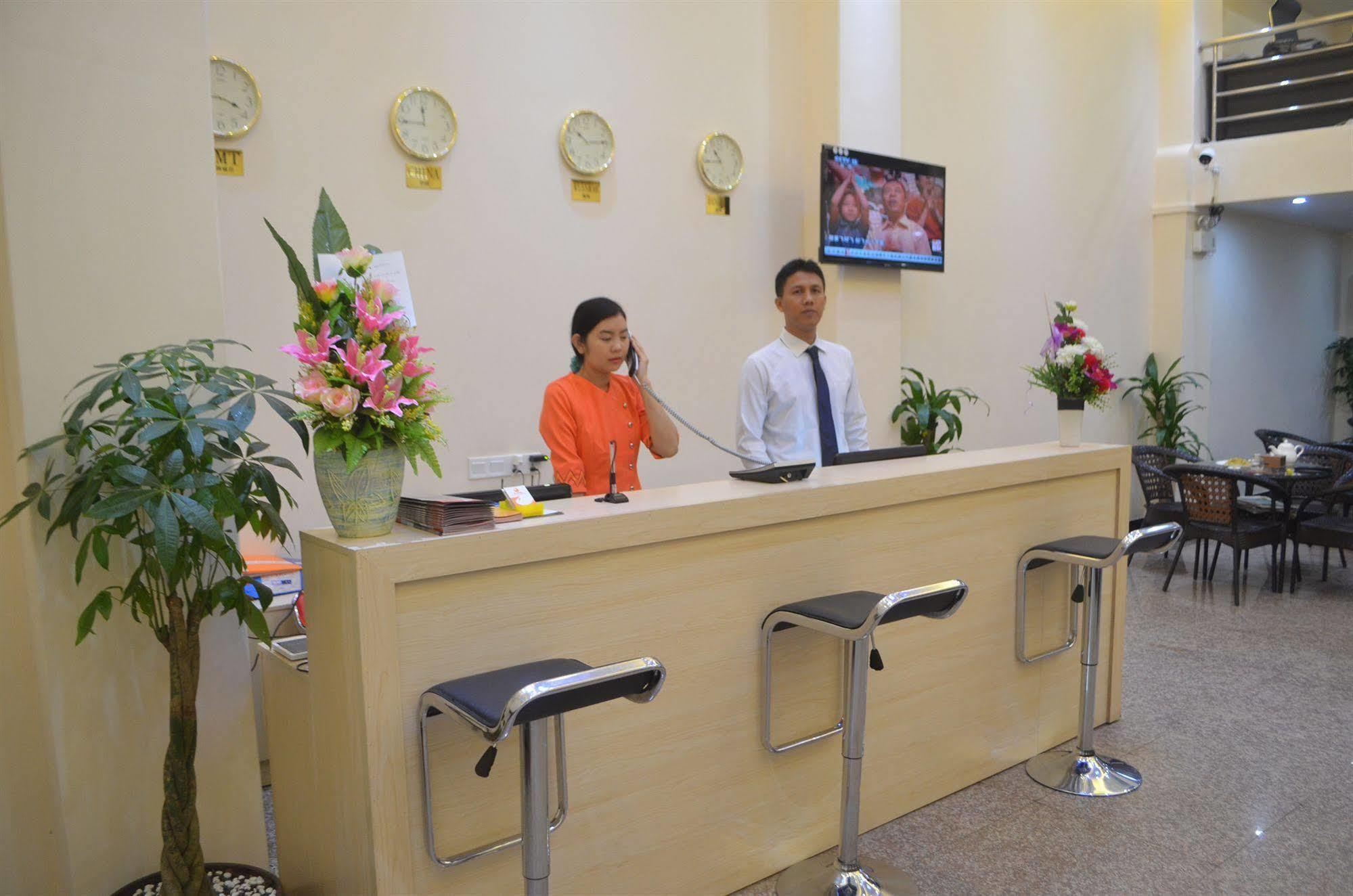 Good Luck Hotel Янгон Екстер'єр фото