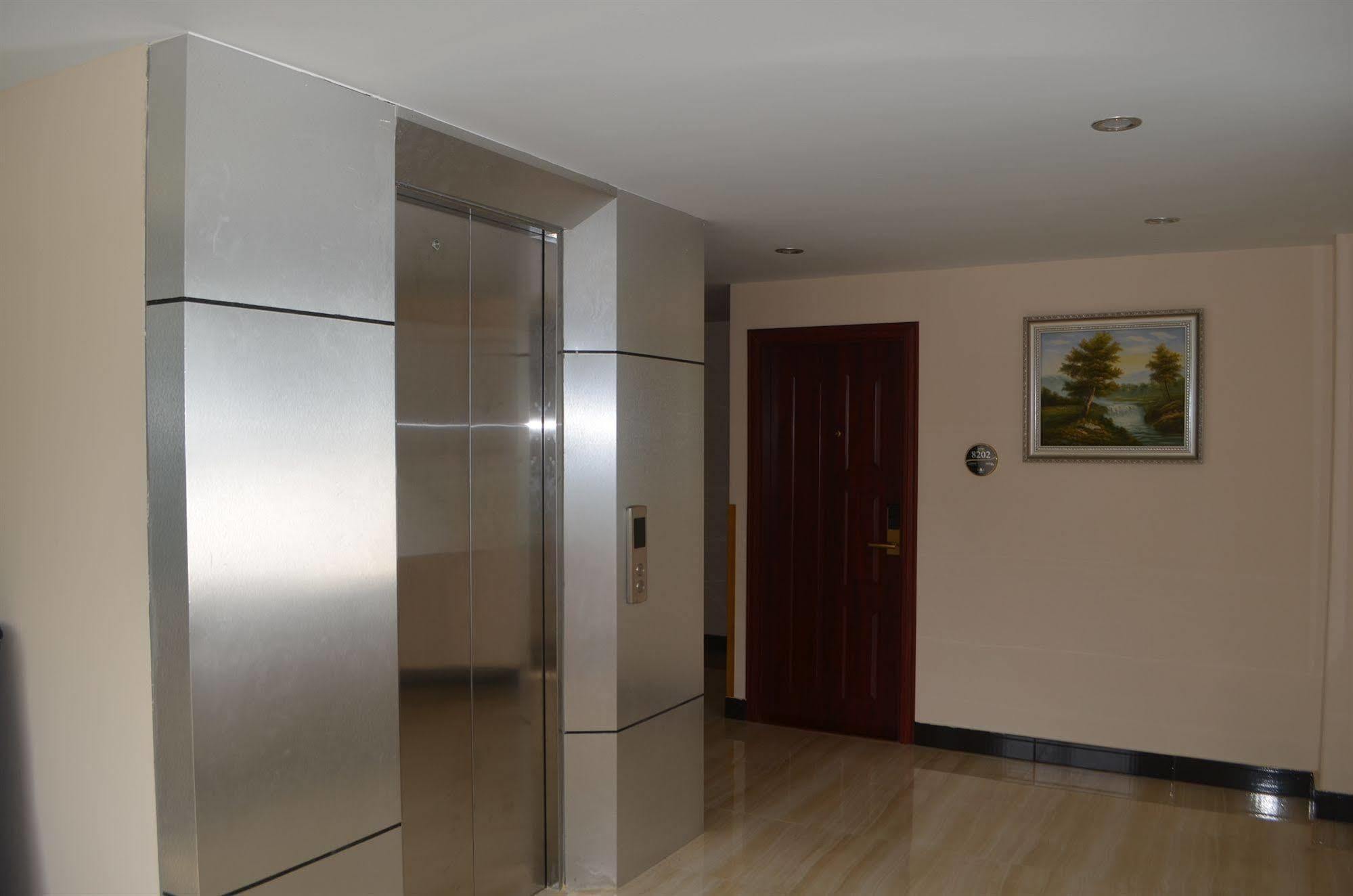 Good Luck Hotel Янгон Екстер'єр фото